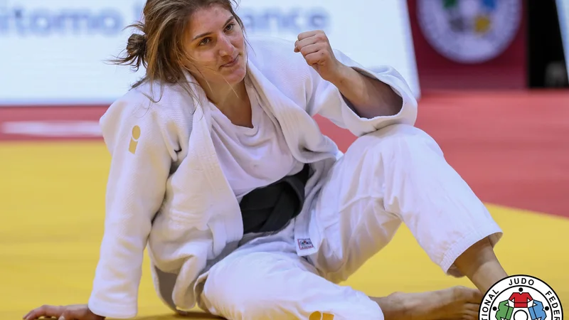 Fotografija: Andreja Leški ni skrivala veselja po zmagi nad Tino Trstenjak. FOTO: Gabriela Sabau/IJF