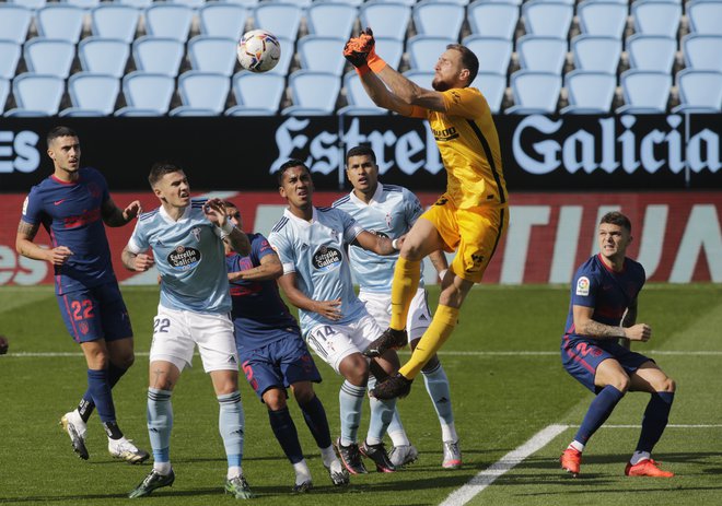 Jan Oblak je v tej španski sezoni prejel le dva gola, najmanj med vsemi vratarji v ligi. FOTO: Miguel Vidal/Reuters