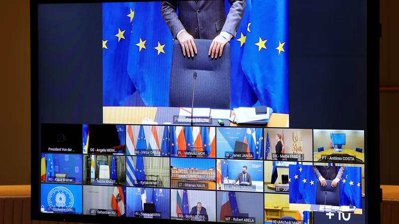 Fotografija: Uredba o taksonomiji bo pomagala ustvariti prvi »zeleni seznam« na svetu, to je klasifikacijo trajnostnih gospodarskih dejavnosti. FOTO: Olivier Matthys/Pool via Reuters