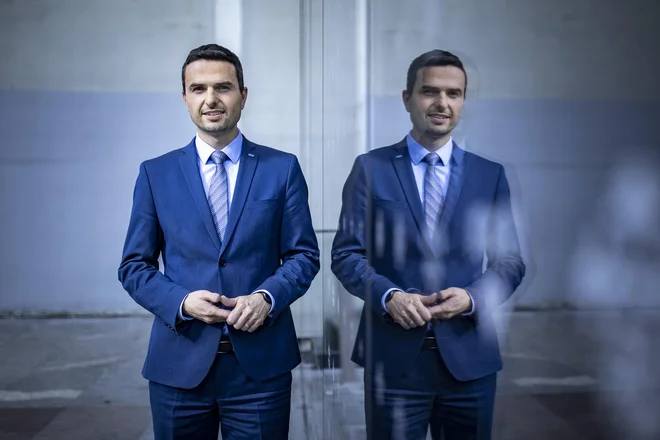 Matej Tonin, predsednik NSi in minister za obrambo, je danes spregovoril na digitalnem kongresu stranke. FOTO: Voranc Vogel/Delo