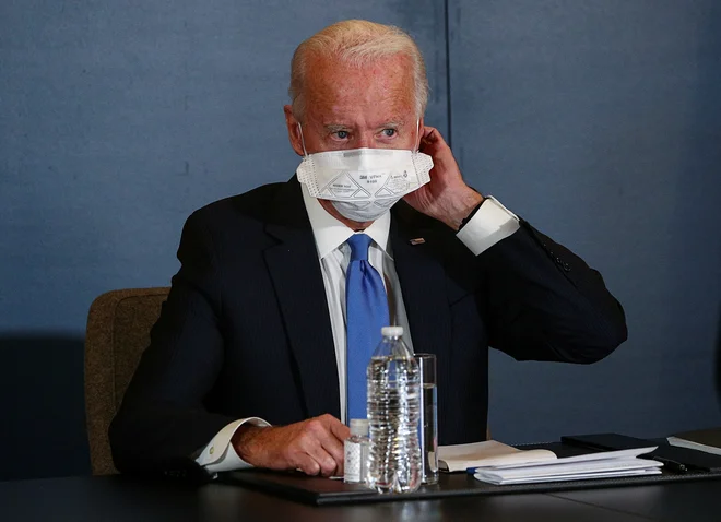 Demokrat Joe Biden Trumpa obtožuje neodgovornosti.&nbsp;FOTO: Tom Brenner/Reuters