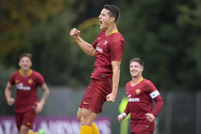 Žan Celar je bil pred leti najboljši strelec mladinskega moštva Rome, zdaj si v 22. letu starosti išče nogometni prostor pod soncem v drugi italijanski ligi pri Cremoneseju. FOTO: AS Roma