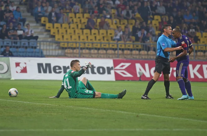 Sodnik Matej Jug bo nadzoroval torkovo tekmo lige prvakov v Ukrajini. FOTO: Tadej Regent