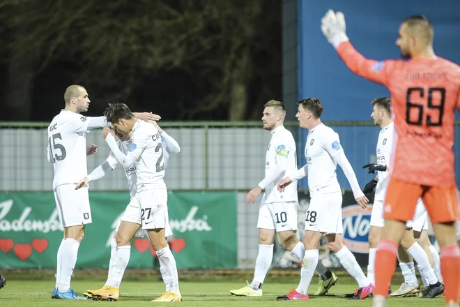 Olimpija je z najboljšo igro v sezoni ugasnila soboško evforijo po odličnem uvodu v sezono in odločno napovedala boj za prvaka.&nbsp; FOTO: Jure Banfi/Sobotainfo