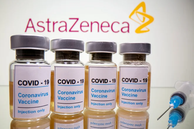 Iz podjetja <span class="nanospell-typo">AstraZeneca</span>&nbsp;so sporočili, da bodo za prihodnje leto naredili tri milijarde odmerkov. FOTO: Dado Ruvić/Reuters