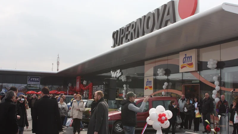 Fotografija: Supernova se uspešno širi po srednji in vzhodni Evropi. Foto Boris Šuligoj/Delo