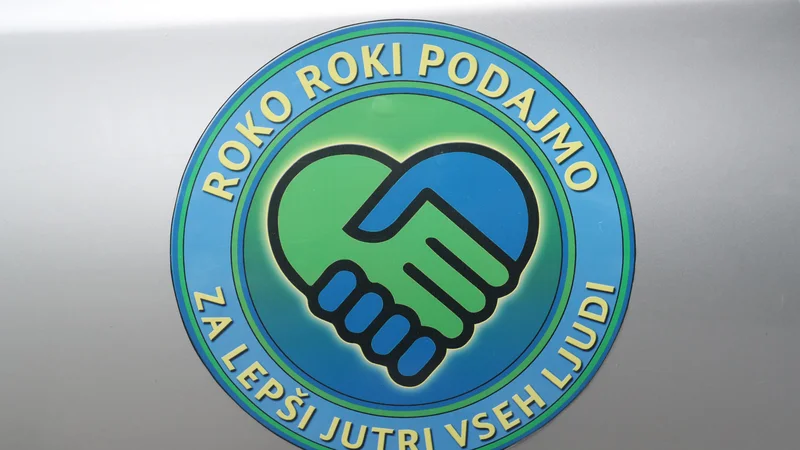 Fotografija: Najboljša kombinacija: prostovoljci in stroka skupaj v pomoč ljudem v stiski. FOTO: Dejan Javornik/Slovenske novice