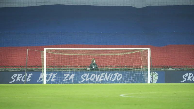 Fotografija: Časa za graditev dejanskega zaupanja ni. FOTO: Jure Eržen/Delo