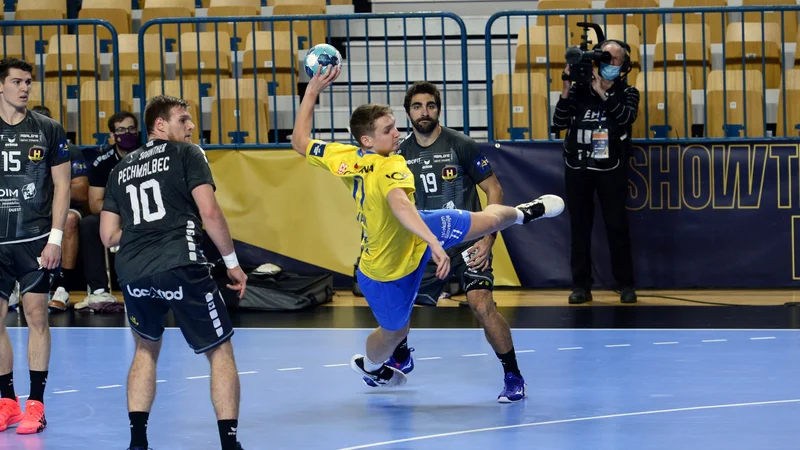 Fotografija: Domen Novak je vse štiri gole dosegel v drugem polčasu. FOTO: Slavko Kolar