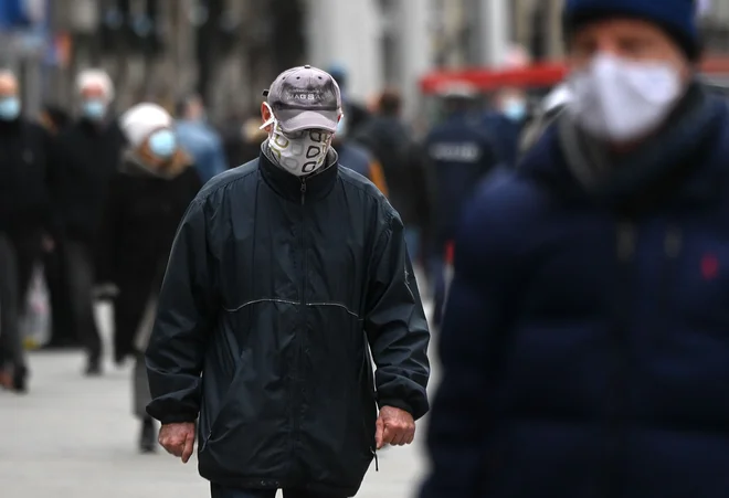 V Nemčiji bodo restavracije, lokali, kulturne ustanove in tudi prostori za prosti čas še naprej zaprti. FOTO: Christof Stache/AFP