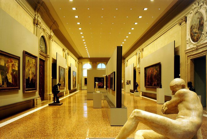 Muzej moderne umetnosti Ca' Pesaro v Benetkah, 2002. FOTO: Miran Kambič