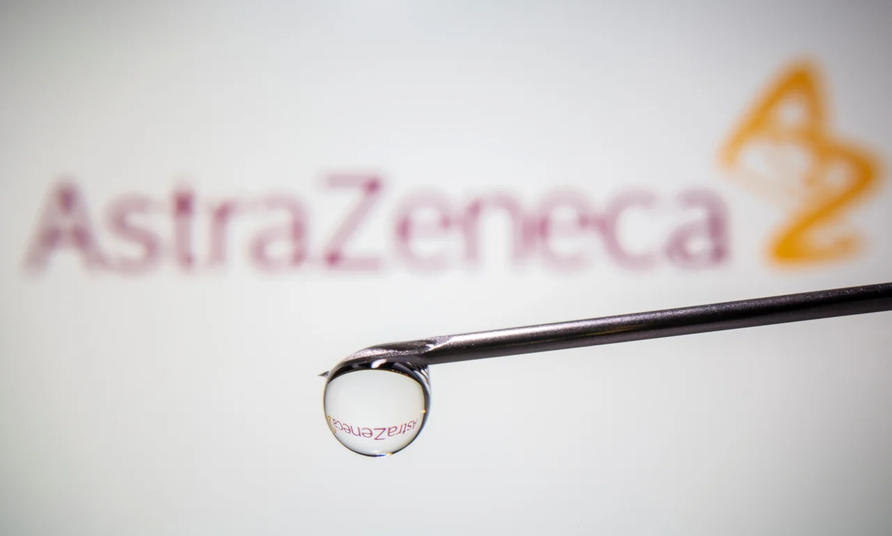Fotografija: AstraZeneca je pri razvoju cepiva naredila napako, ki lahko omaje zaupanje. FOTO: Dado Ruvic/Reuters