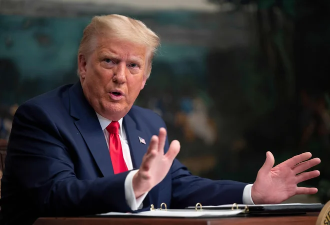 Trump se je pritoževal, da ni prav, da Biden že napoveduje imena članov svoje vlade, čeprav je Trump sam po treh tednih zavlačevanja odobril začetek procesa tranzicije. FOTO: Andrew Caballero-Reynolds/AFP