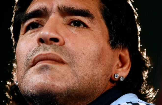Argentina se je čustveno poslovila od enega od svojih največjih sinov Diega Armanda Maradone. FOTO: Jean-Paul Pelissier/Reuters