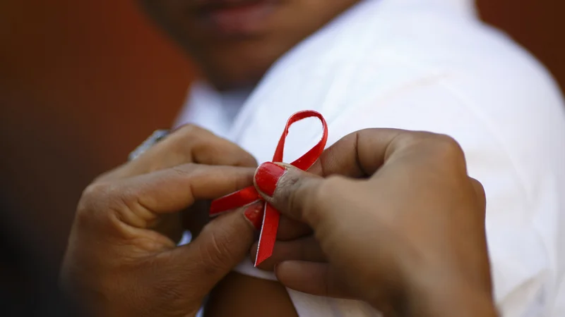 Fotografija: V spopadanju z epidemijami je preventiva najpomembnejša. Bolje preprečevati kot zdraviti. FOTO: Navesh Chitrakar/Reuters