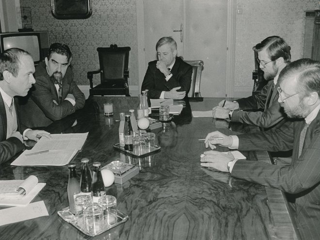Janez Drnovšek, Ciril Zlobec, Milan Kučan, Lojze Peterle in Dimitrij Rupel so v dneh pred plebiscitom pogosto sestankovali. Foto Igor Modic