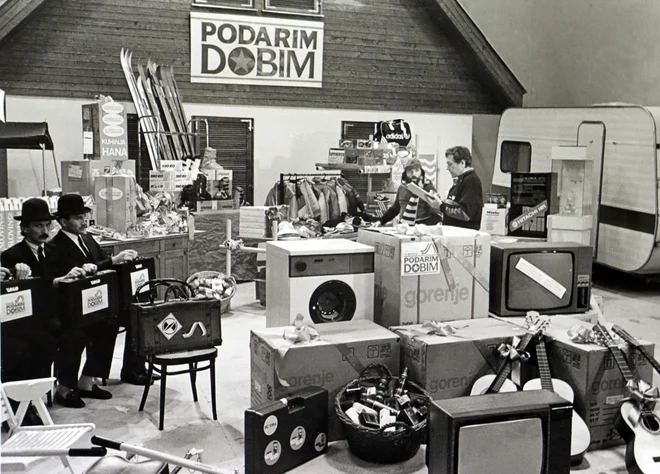 Tudi za akcijo Podarim dobim je bilo leto 1990 prelomno, prvič se je z vrhunskega smučanja razširila v nacionalni športni projekt pod geslom Za slovenske zmage.<br />
Foto Igor Mali