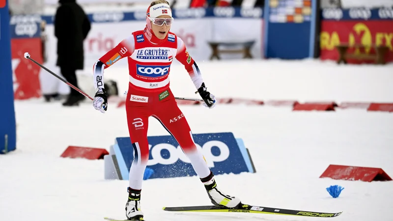 Fotografija: Therese Johaug je zanesljivo ubranila prvo mesto, ki si ga je pritekla v sobotnem teku v klasičnem koraku. FOTO: Emmi Korhonen/AFP