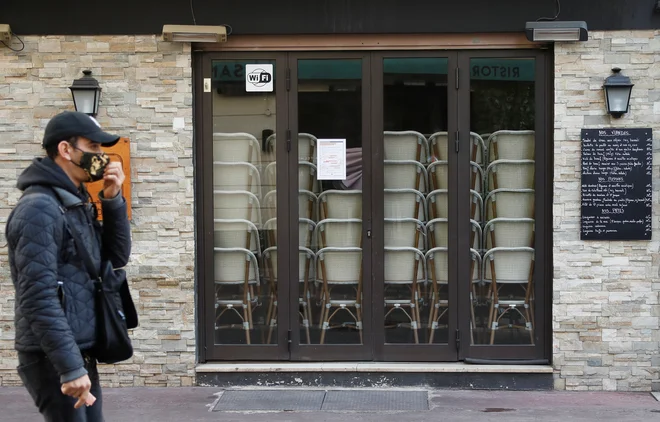 Sedanja kriza razgalja vse šibkosti družbe in ekonomije.&nbsp;FOTO: Eric Gaillard/Reuters