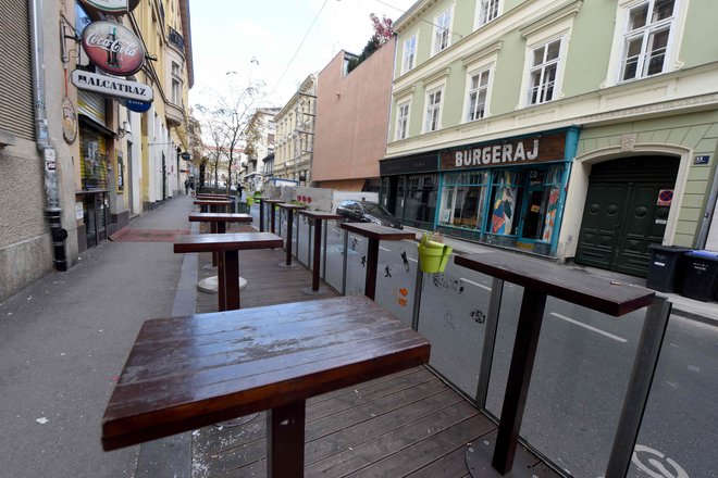 Zaprti bari, lokali in restavracije v Zagrebu. FOTO: Denis Lovrović/AFP