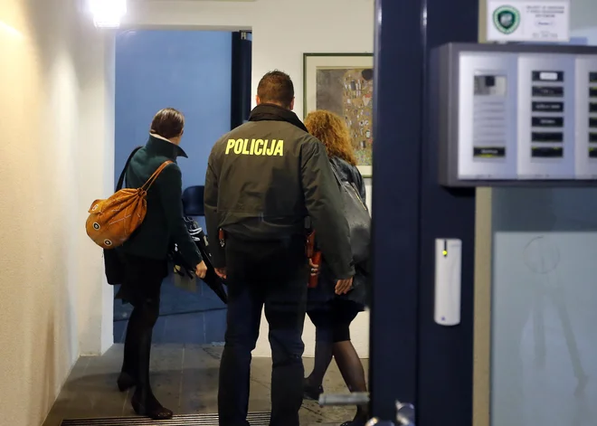 V obširni kriminalistični preiskavi, ki jo je usmerjalo tožilstvo, so sodelovali še strokovnjaki finančne uprave in inšpektorji za delo (simbolična fotografija). FOTO: Aleš Černivec/Delo