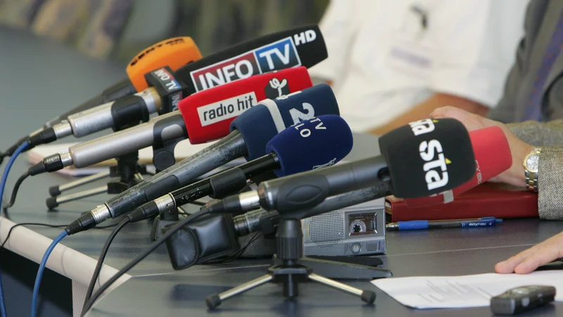 Fotografija: V sporočilu za javnost, ki so ga po seji poslali medijem, so odločitev o umiku financiranja STA zamolčali. FOTO: Igor Modic/Delo