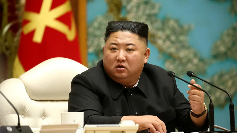 Fotografija: Kim Džong Un je pred dvema ali tremi tedni dobil kitajsko cepivo proti covidu-19. FOTO: KCNA/Reuters