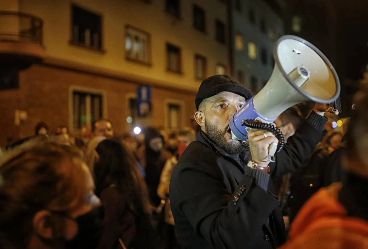 Fotografija: Ministrstvo za kulturo je raperju Zlatanu Čordiću - Zlatku odvzelo status samozaposlenga v kulturi in mu nehalo plačevati prispevke, ker je bil premalo ustvarjalen. FOTO: Blaž Samec