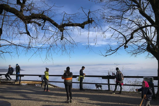 Začetki kratkotrajne izpostavljenosti izjemno nizkim temperaturam (–100 stopinj C, dve do štiri minute) segajo na Japonsko, kjer so terapevti s tovrstnimi terapevtskimi postopki zdravili različna vnetja (tudi z vadbo izzvane vnetne procese). FOTO: Jure Eržen/Delo