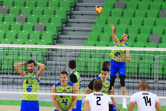 Slovenska moška reprezentanca ima nastop na SP zagotovoljen zaradi dobrega položaja na lestvici. FIVB: FOTO: Tomi Lombar/Delo