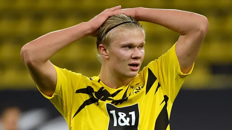 Fotografija: Håland bo izpustil letošnje tekme. FOTO: Ina Fassbender/AFP