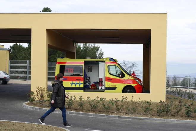 V Splošni bolnišnici Izola sprejemajo le paciente z urgentno ali zelo hitro obravnavo. Foto Leon Vidic