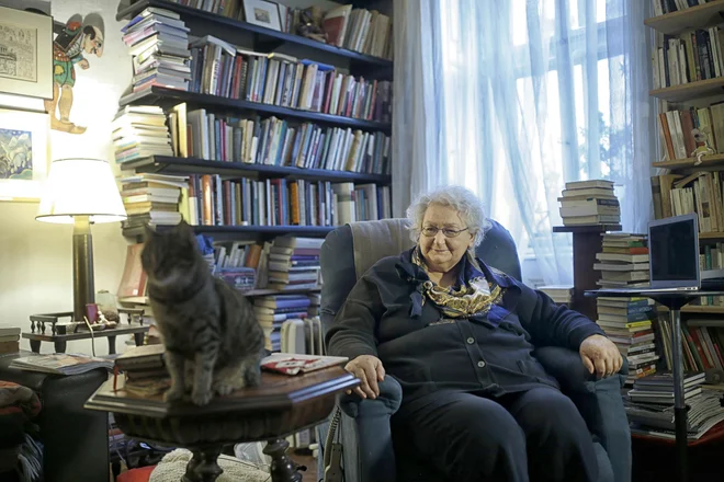 Svetlana Slapšak: &raquo;Nekatere oblike obnašanja so trmoglave in trajajo in trajajo. Politični interes se ne spreminja, spreminjajo se samo okviri možnega.&laquo; FOTO: Blaž Samec