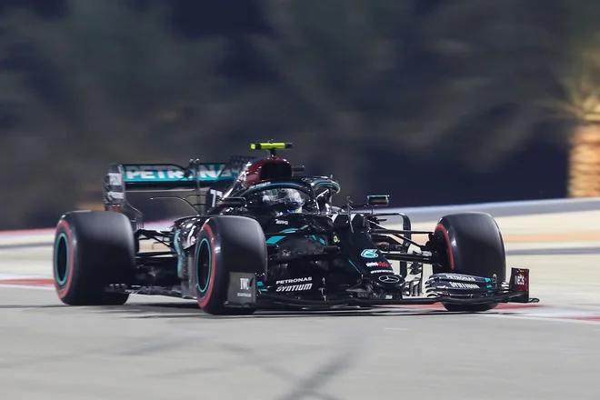 Valtteri Bottas bo 16. v karieri dirko začel s prvega mesta. FOTO: Tolga Bozoglu/AFP