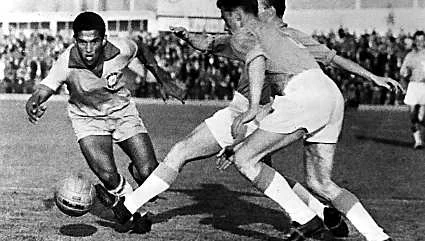 Fotografija: Garrincha (levo) je bil eden najboljših driblerjev vseh časov.
FOTO: Pressens Bild/Wikipedia