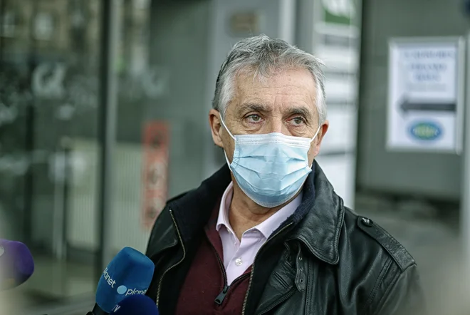 V skupini danes sodeluje precej več ljudi, kot jih je bilo dejansko imenovanih vanjo, je pojasnil in dodal, da si pogosto izmenjujejo precej različna mnenja. FOTO: Blaž Samec/Delo