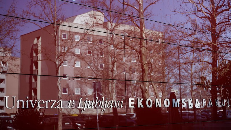 Fotografija: Ekonomska fakulteta je prehodila pot od lokalne fakultete do fakultete, ki sodi med najboljše v Evropi. Foto Blaž Samec