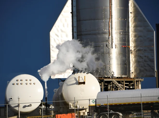 Pri Spacexu so izstrelišče postavili ob obali Teksasa. FOTO: Gene Blevins/Reuters