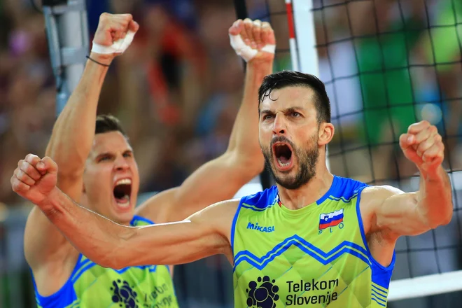 Jan Kozamernik, levo, je imel odlično tekmo za Milano, njegov reprezentančni soigralec Mitja Gasparini manj uspešno za Calcit Volley. FOTO: Tomi Lombar