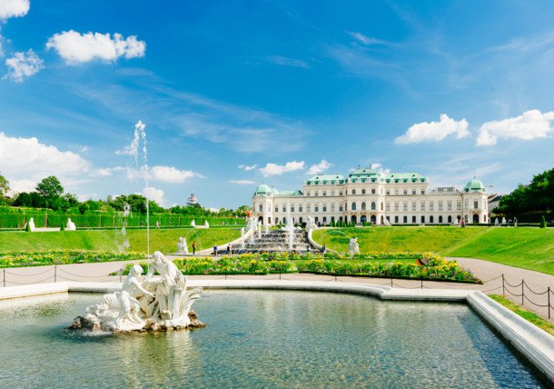 Dvorec Belvedere, kjer je na ogled Klimtov Poljub FOTO: Vienna Pass/Bernhard Luck