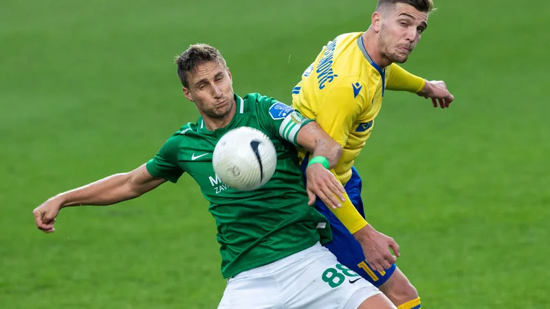 Fotografija: Otrok Celja Uroš Korun se je od zveznega igralca prelevil v čvrstega branilca in je v SNL zasijal v dresu Domžal. V tujini je bil zelo uspešen na Poljskem. FOTO: Voranc Vogel/Delo