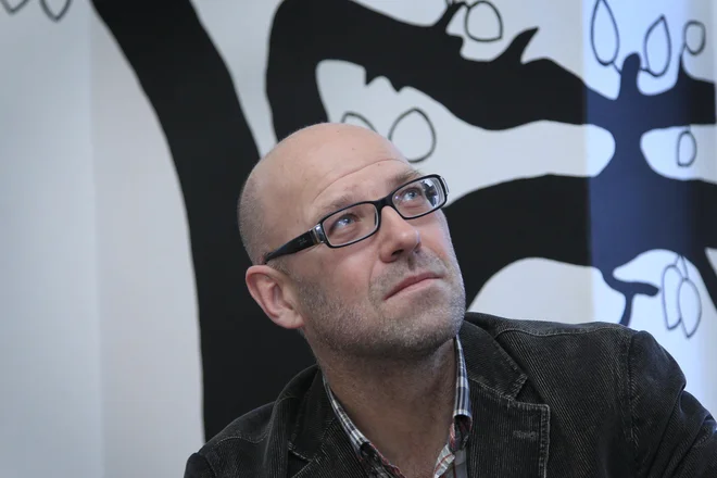Publicist, novinar in sociolog Bernard Nežmah pravi, da ni spoštovanja intelektualnega disputa, znotraj katerega bi tvorno formulirali skupne izjave. FOTO: Leon Vidic/Delo