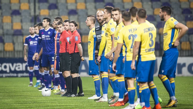 Fotografija: Današnji koprsko-mariborski dvoboj je najbolj vznemirljiv v 17. kolu 1. SNL. FOTO: Jure Banfi/Sobotainfo