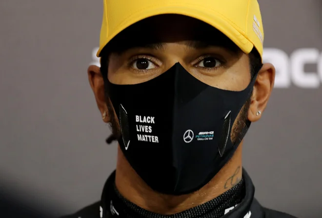 Lewis Hamilton se je vrnil na stezo po okužbi. FOTO: Kamran Jebreili/Reuters