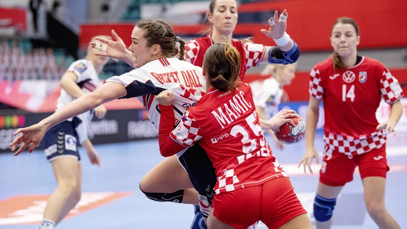 Fotografija: Norvežanke so prve polfinalistke evropskega prvenstva. FOTO: Bo Amstrup Ritzau/Reuters