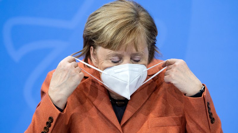 Fotografija: Po napovedih nemške kanclerke Angele Merkel bodo strogi ukrepi omejevali gospodarsko aktivnost Nemčije in EU vsaj še prve tri mesece prihodnjega leta. Foto Bernd Von Jutrczenka/AFP