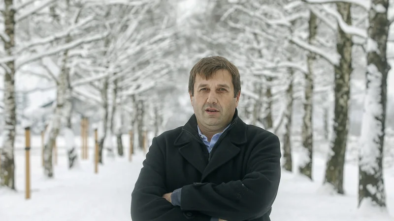 Fotografija: Luka Renko – jadralec in tako tudi človek morja – pravi, da ga je na začetku vodila povsem želja, vedeti, kaj se dogaja. Foto Blaž Samec