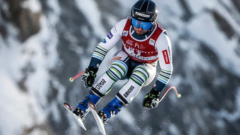 Fotografija: Martin Čater je takole drvel k prvi zmagi v Val d'Iseru, zdaj je pred njim izziv Val Gardene. FOTO: AFP