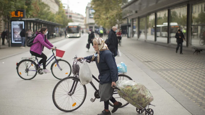 Fotografija: Prestolnica na prvi dan ponovno razglašene epidemije 19. oktobra. FOTO: Jure Eržen/Delo