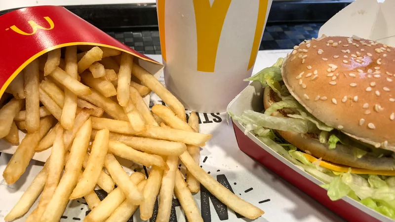 Fotografija: Na Storžič in nazaj, da pokurim Big Mac meni? FOTO: Getty Images